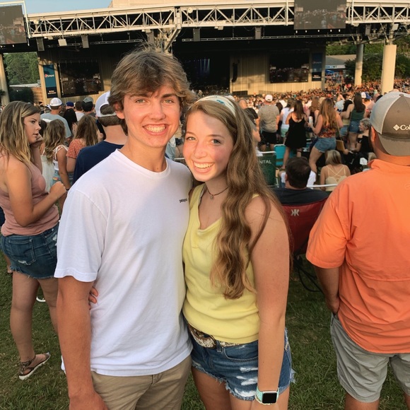 Meet your Posher, Peyton - Picture 5 of 6